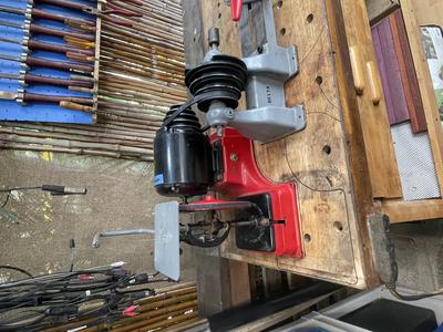 Delta 5 speed Wood Lathe/ Scroll Saw Combination. 