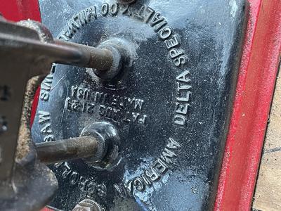 Delta 5 speed Wood Lathe/ Scroll Saw Combination. 